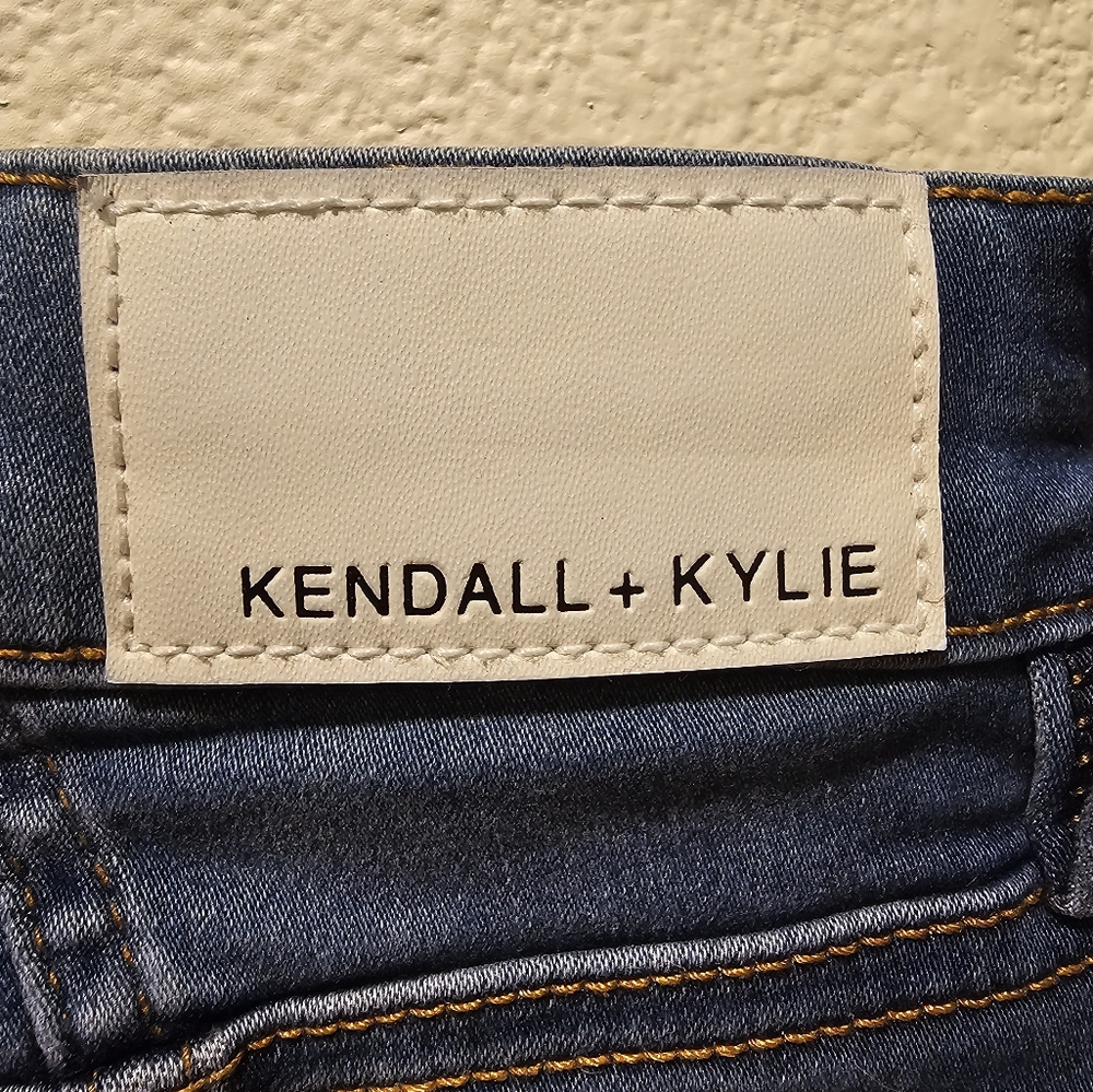 Kendall & Kylie The Kontour High Rise Jeans  Size 3/26 skinny with stretch